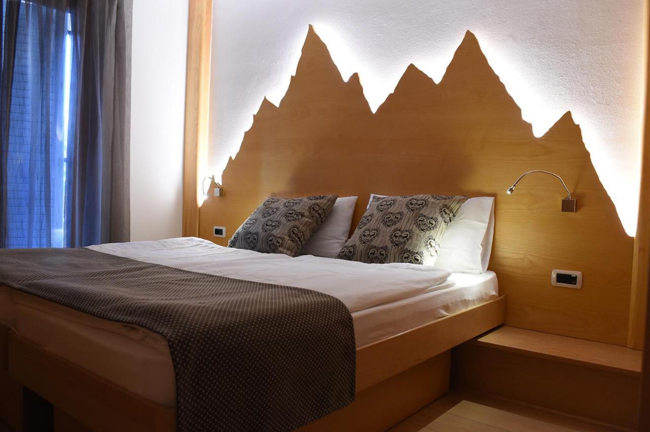 Hotel Corona Pinzolo Exterior photo